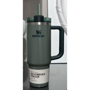 Stanley Quencher H2.0 FlowState Tumbler 30oz, HAMMERTONE GREEN